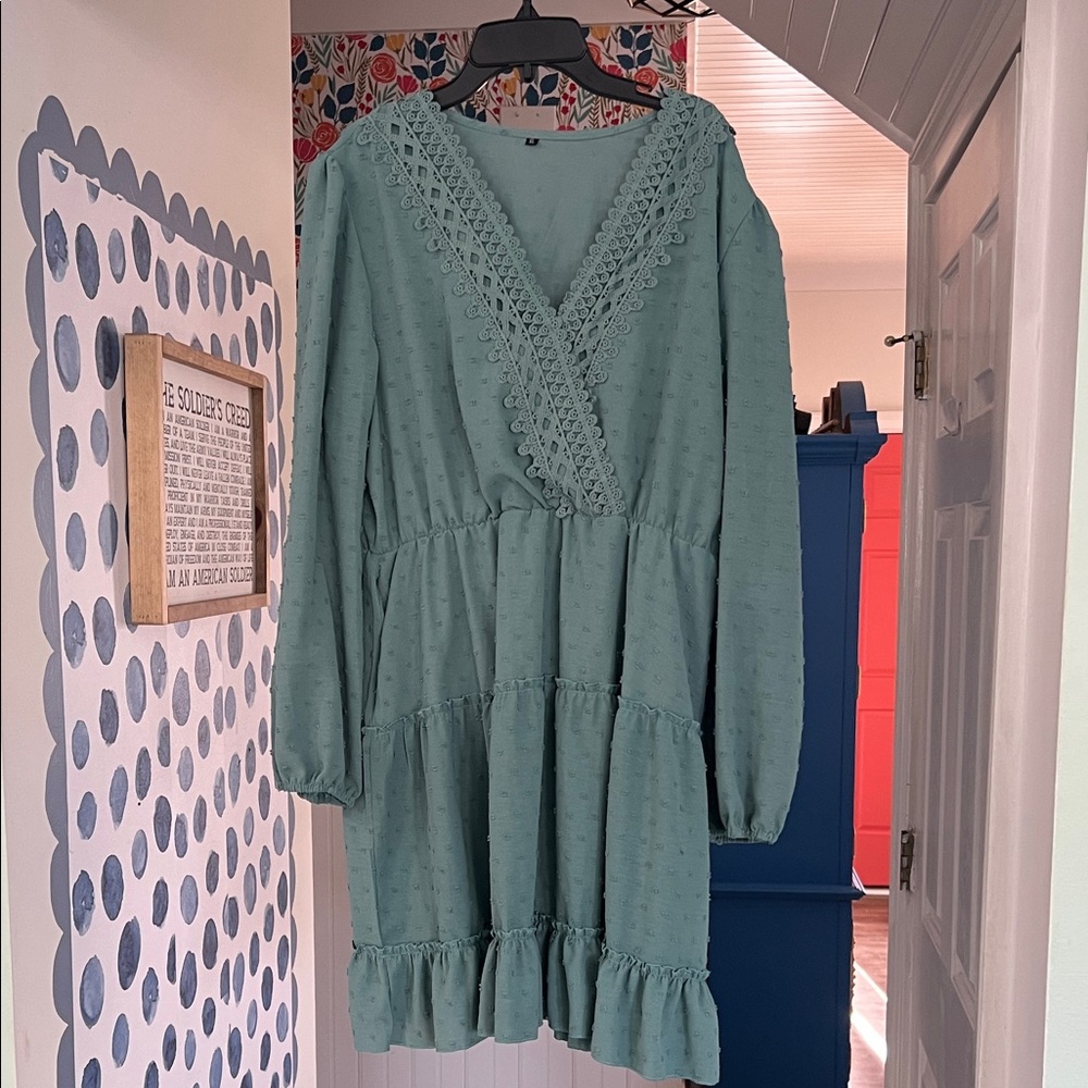 Elegant Green Lace Trim Dress